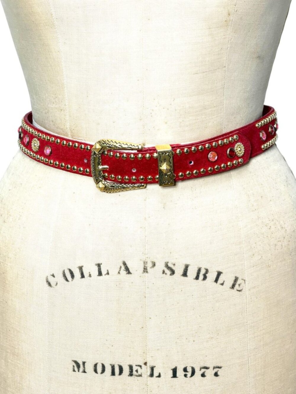 1990s bejeweled leather suede belt red with gold buckle by Gail Labelle Size S - Picture 4 of 10
